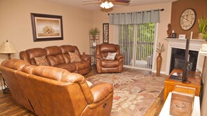 Unclassified image, 3 of 27, button - Cedar Lodge 104 (Pigeon Forge)