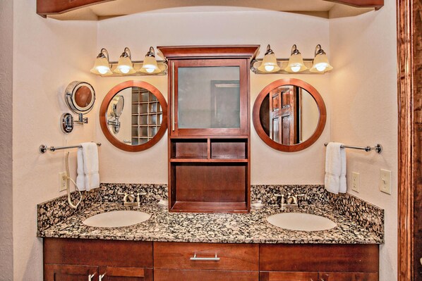 Condo, Multiple Beds (Big Bear Resort 4005) | Bathroom