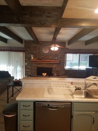 Tee & Jeep's cozy condo