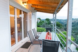 Traditionelt hus - 3 soveværelser - bjergudsigt | Balkon
