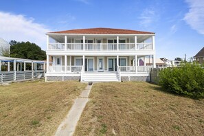 House, 3 Bedrooms | Exterior