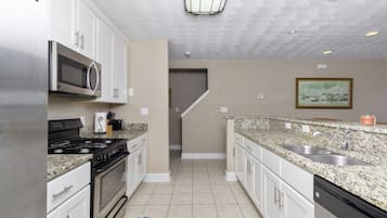 Rumah, 3 kamar tidur | Dapur pribadi | Lemari es, oven, mesin pembuat kopi/teh, dan pemanggang roti