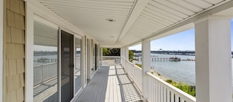 Water Front Delight On The Bay 3 Bedroom Home by RedAwning