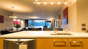 Oven, stovetop, dishwasher - Luxury 2 Bedroom Apartment in New Zealand, Queenstown Apartment 1003 (Queenstown)