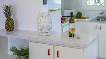 Villa (1 Bedroom) | Private kitchen | Oven, stovetop