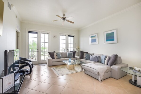 Villa (1 Bedroom) | Living room