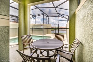 Villa (1 Bedroom) | Balkon