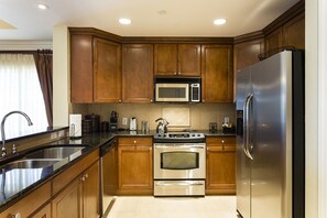Villa (1 Bedroom) | Private kitchen | Fridge, oven, stovetop, dishwasher