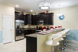 Villa (1 Bedroom) | Private kitchen | Microwave, oven, stovetop, dishwasher