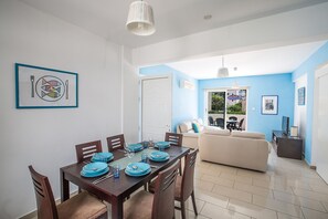 Villa (2 Bedrooms) | Eigene Küche | Ofen, Herdplatte