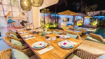 Villa (1 Bedroom) | Private kitchen | Dishwasher