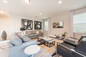 Villa (1 Bedroom) | Living room | Flat-screen TV, video-game console, table tennis - Villa in Encore Resort at Reunion 2979 (Kissimmee)