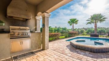 Villa (5 Bedrooms) | 5 bedrooms, bed sheets