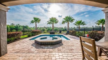 Villa (5 Bedrooms) | Balcony