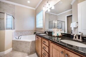 Villa (5 Bedrooms) | Bathroom | Shampoo
