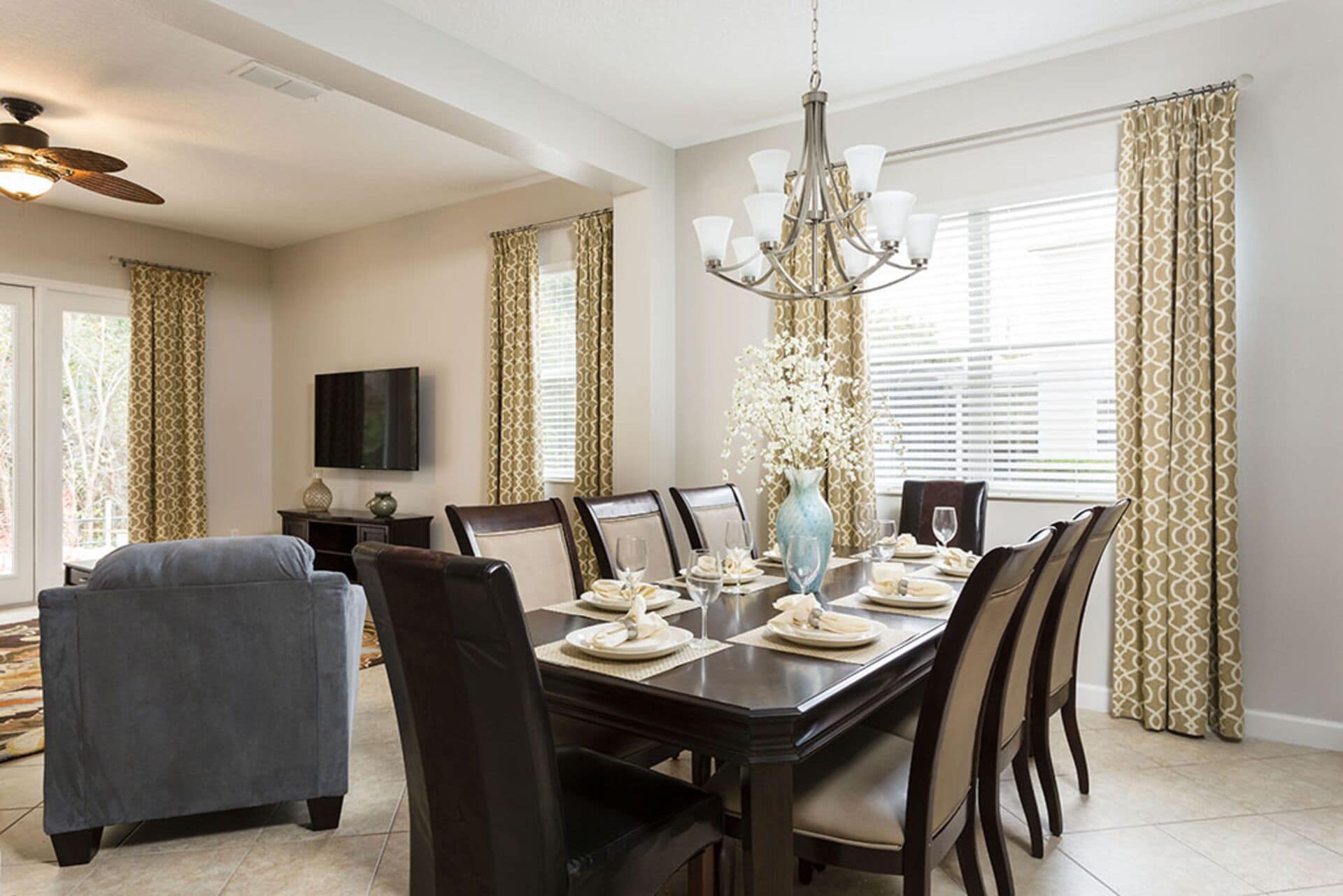 Microondas, horno, placa de cocina, lavavajillas