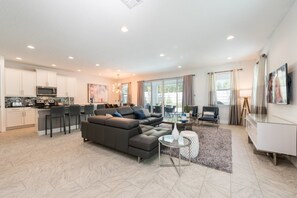 別墅 (1 Bedroom) | 客廳 | 足球機、乒乓球設施