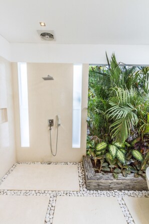Villa (1 Bedroom) | Bathroom