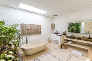 Bathroom - Private Villa in Seminyak 1156 (Seminyak)