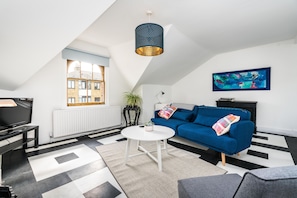 Living room - NEW Amazing 1 Bedroom Flat in Trendy Highbury (London)