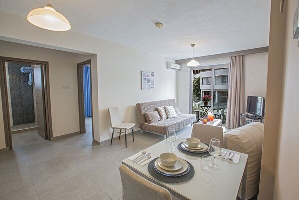 Dining - Luxury Apartment in Cyprus near Beach, Ayia Napa Apartment 1323 (Ayia Napa)
