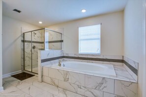 Villa (1 Bedroom) | Bathroom - Villa in Champions Gate Resort 2570 (Davenport)