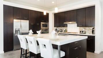Villa (1 Bedroom) | Private kitchen | Microwave, oven, stovetop, dishwasher
