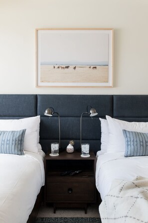 2 habitaciones, tabla de planchar con plancha, wifi y ropa de cama 