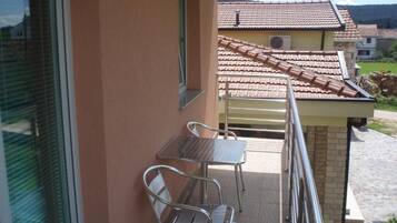 Habitación con 1 cama matrimonial o 2 individuales | Balcón