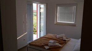 Twin Room | Soundproofing, free WiFi, bed sheets