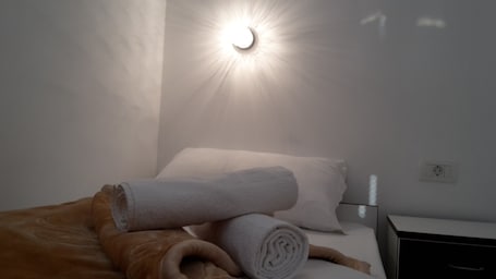 隔音、免费 WiFi、床单