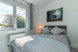 House, Private Bathroom (Hillcrest) - Hillcrest Lodge (Stevenage)