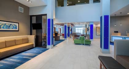 Holiday Inn Express & Suites St Peters by IHG