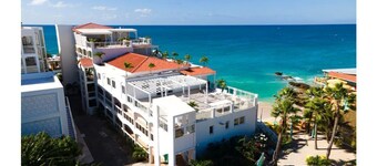 Maho Oceanfront Luxe: Modern and Spacious Condo