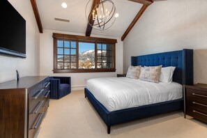 3 chambres, fer et planche à repasser, Wi-Fi, draps fournis