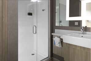 Kostenlose Toilettenartikel, Haartrockner, Handtücher, Seife