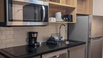 Bureau, espace de travail pour ordinateur portable, rideaux occultants