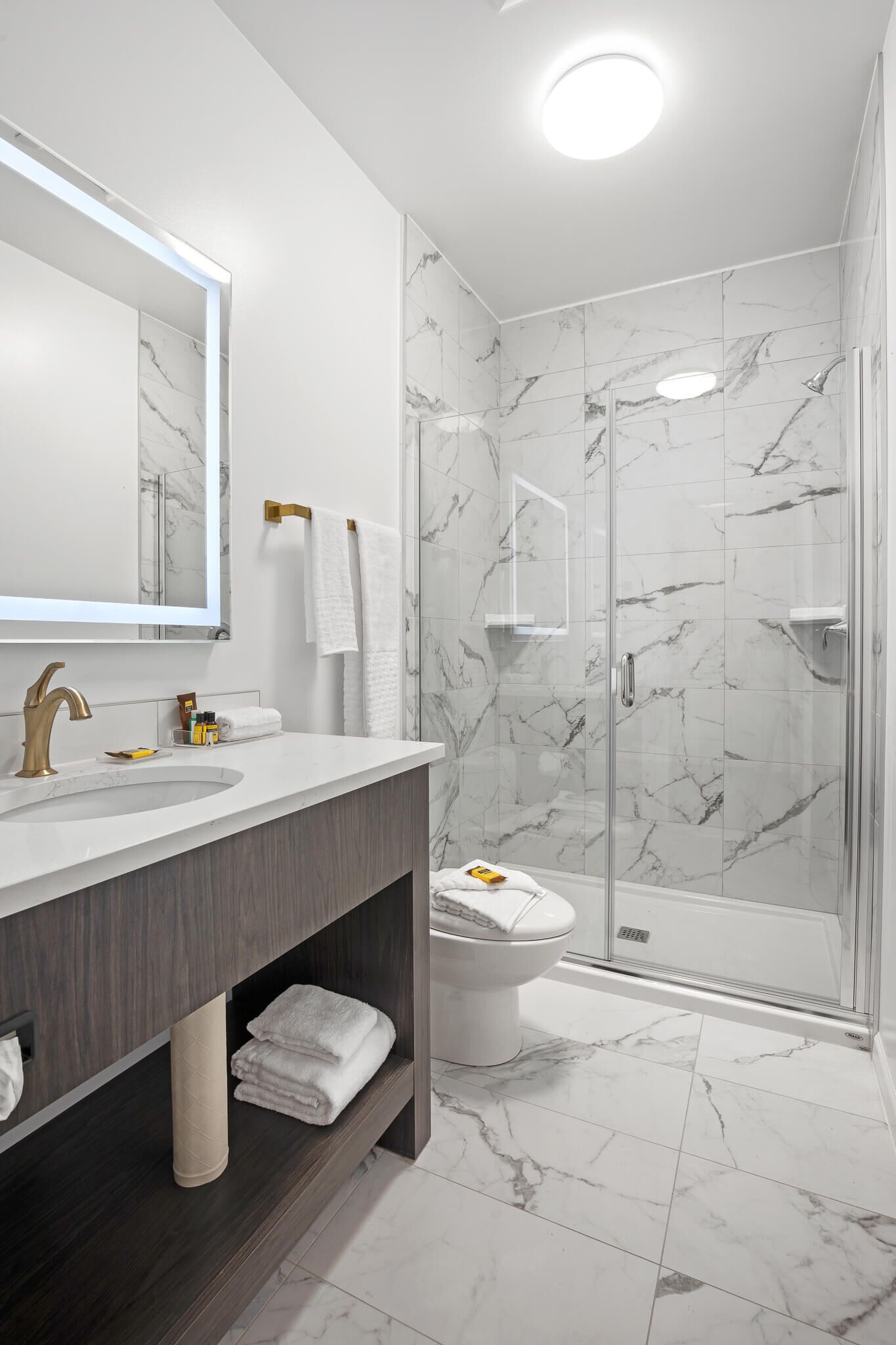 suite, multiple beds, non smoking, kitchen (queen sofabed) | bathroom | free toiletries, hair dryer, towels, soap