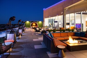 Breakfast and dinner served - Hyatt Place Chicago/Wicker Park (Chicago)
