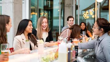 2 bars/lounges, rooftop bar