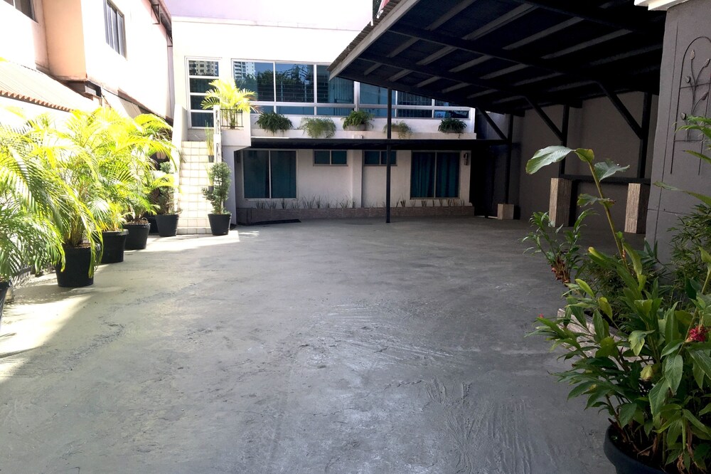 Serenade Lodging Rooms