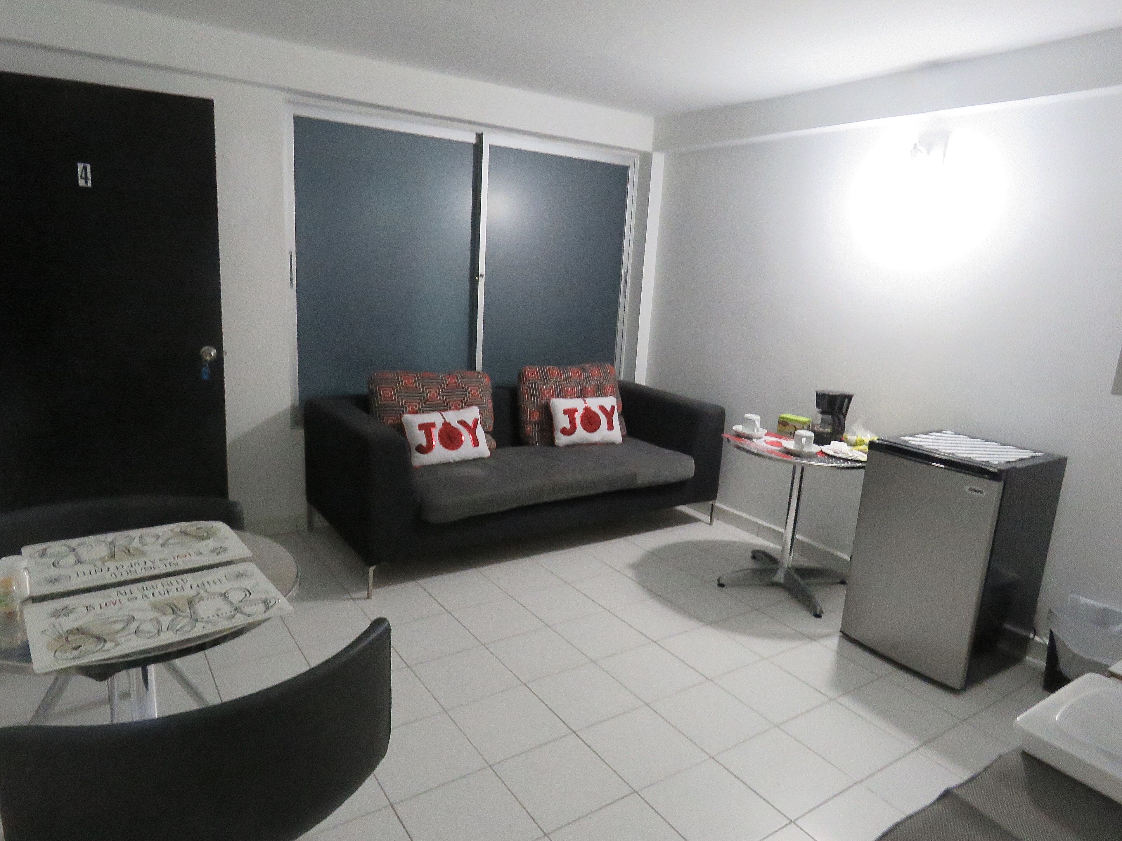 family studio | shared kitchen | stovetop