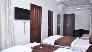Standard Room | Desk, WiFi (free), bed sheets - HOTEL GS SUITES (Bengaluru)
