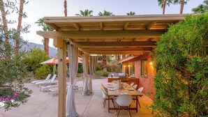 Outdoor dining - Modern Loma Vista – Private Pool & Spa Retreat (Palm Springs)