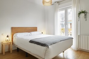 1 habitación, tabla de planchar con plancha, wifi gratis y ropa de cama 