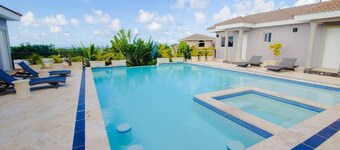 New! 6 Bedroom Ocean View