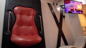 In-room safe, individually decorated, blackout drapes - Hotel Muy Cdmx - Hotel Romantico (Mexico City)