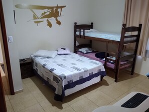 6 bedrooms, iron/ironing board, WiFi