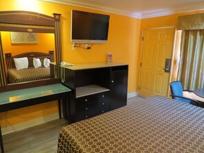 Desk, laptop workspace, blackout drapes, soundproofing - Calico Motel (Anaheim)