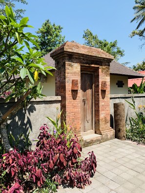 Exterior detail - Private House with Jungle view - II (Keliki, Ubud)